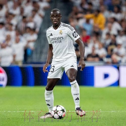 阿斯:皇马曾考虑提前召回迪亚斯 但最终让球员留米兰